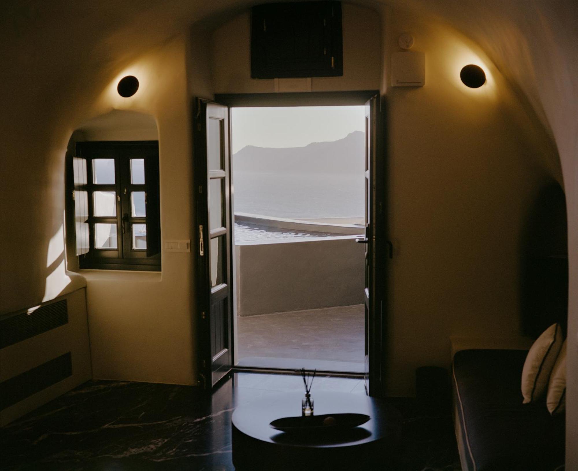 Abyss Santorini Hotel Oia  Exterior photo