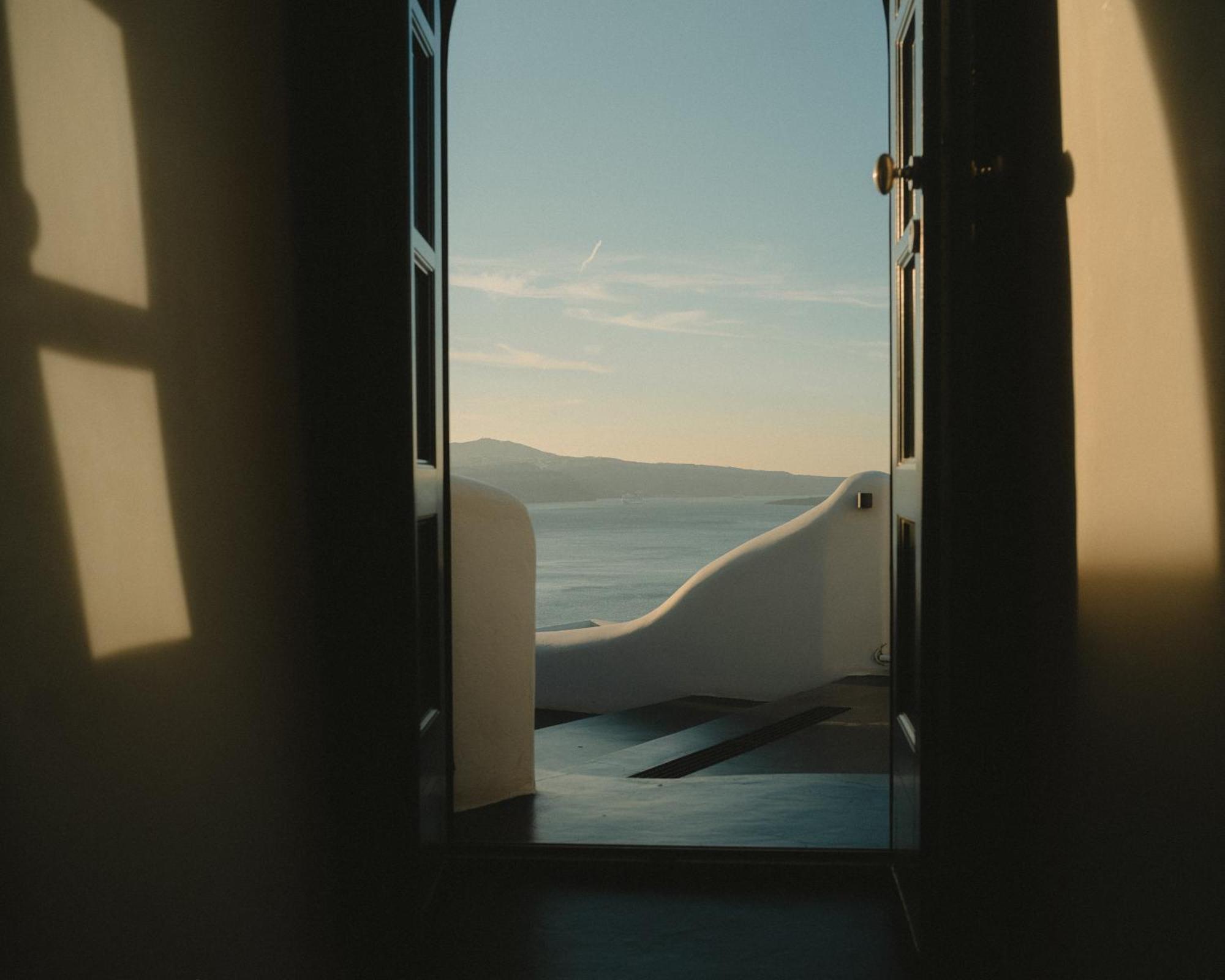 Abyss Santorini Hotel Oia  Exterior photo